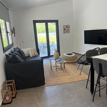 شقة Mythos Luxury Villa-skiathos *